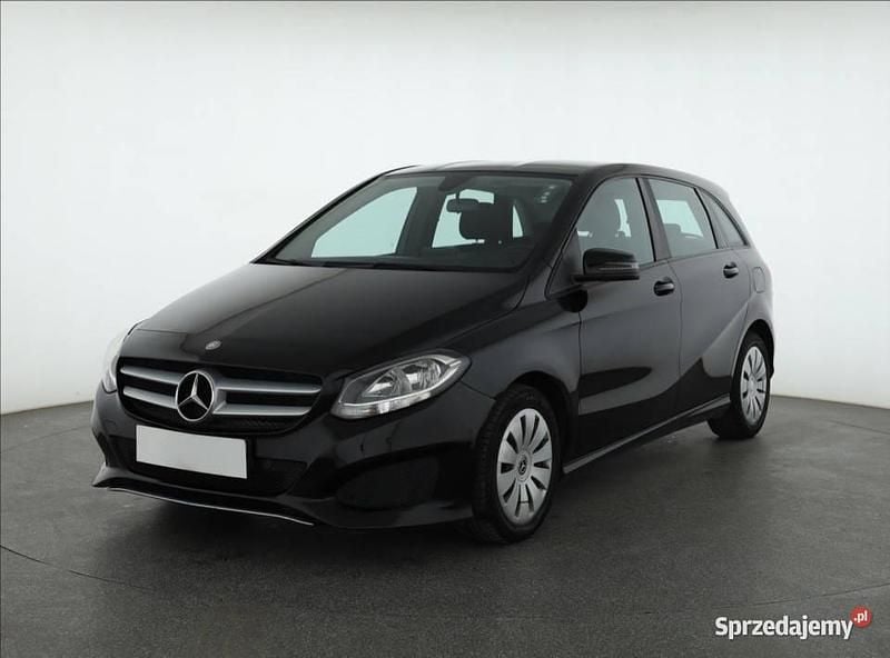 Używany Mercedes B200 2016 Czarny Minivan