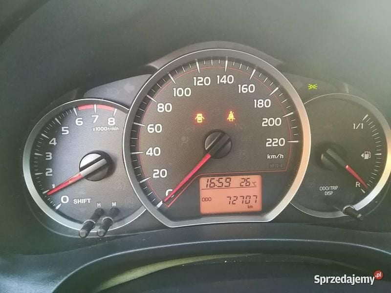 Używany Toyota Yaris 2013 Srebrny Hatchback