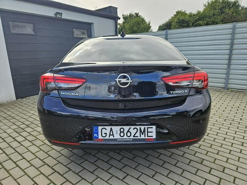Używany Opel Insignia 136 KM (100 kW) 2017 Niebieski Hatchback