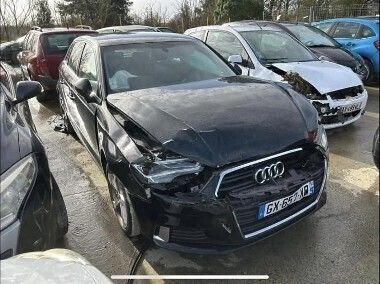 Czarny Używany 2017 Audi A3 Sport Hatchback | 37 900 zł - Obraz 1/4