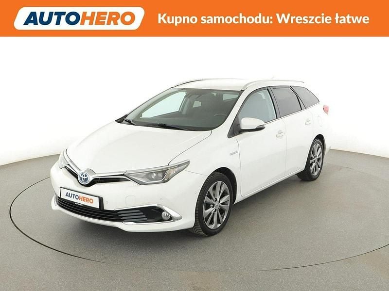 Biały Używany 2016 Toyota Auris Hybrid Kombi | 53 900 zł (Uczciwa cena) - Obraz 1/3
