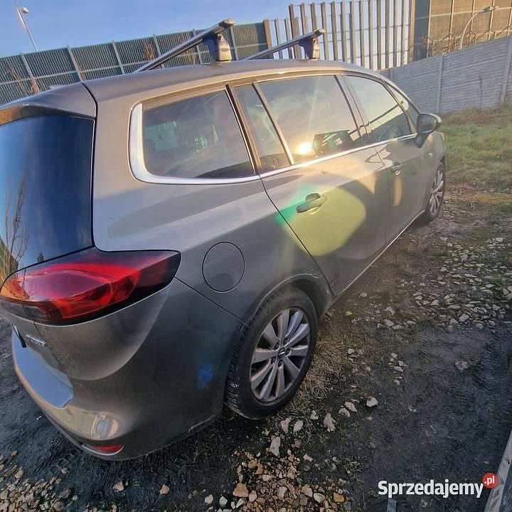 Używany Opel Zafira 2016 Szary Minivan