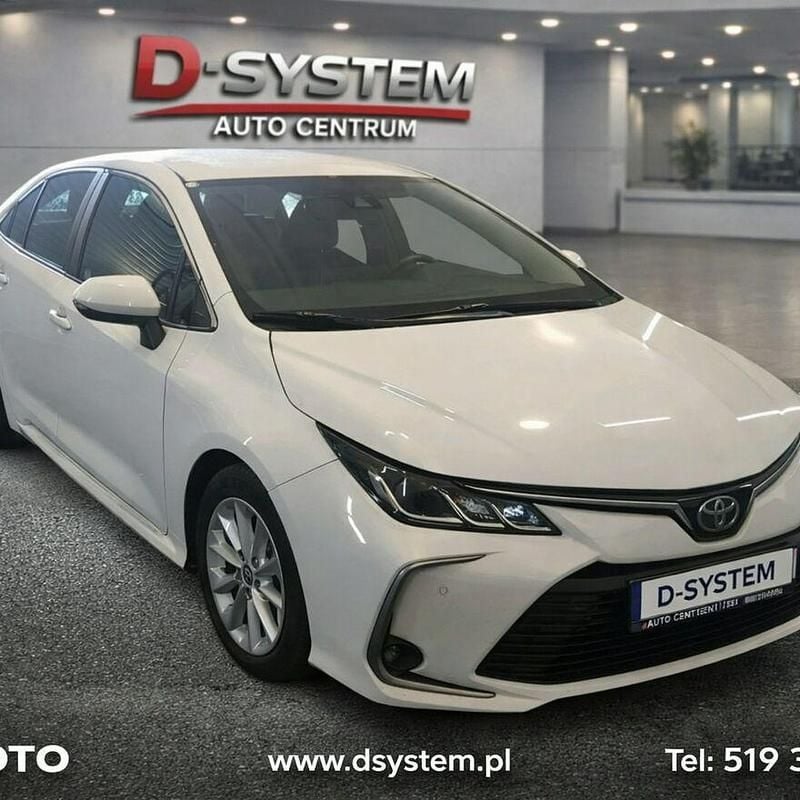 Używany Toyota Corolla 125 KM (91 kW) 2023 Biały Sedan/Limuzyna