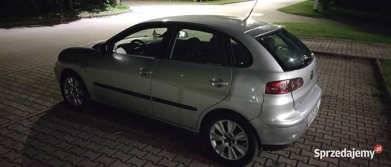 Srebrny Używany 2005 Seat Ibiza Hatchback | 3300 zł (Dobra cena) - Obraz 1/4