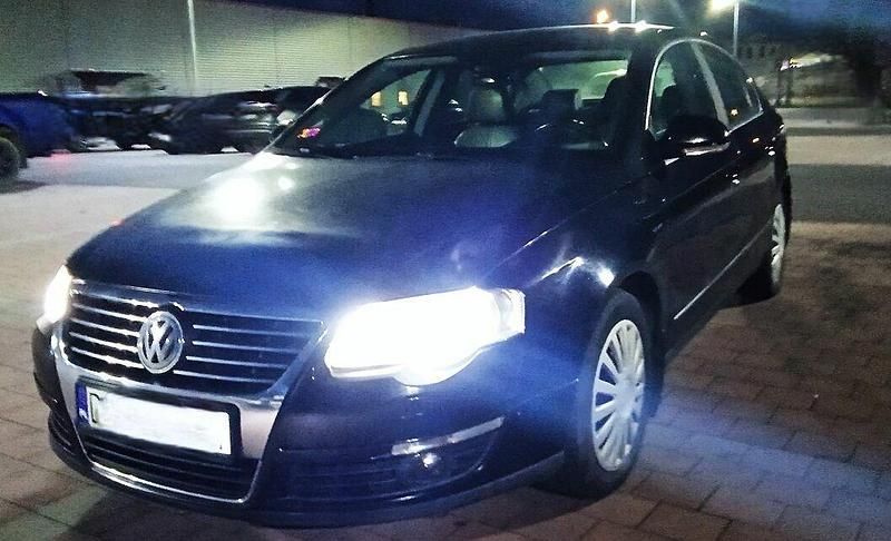 Czarny Używany 2008 VW Passat Sedan/Limuzyna | 9700 zł (Uczciwa cena) - Obraz 1/4