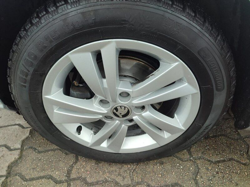 Używany Skoda Fabia 95 KM (69 kW) 2021 Srebrny (metalik) Hatchback