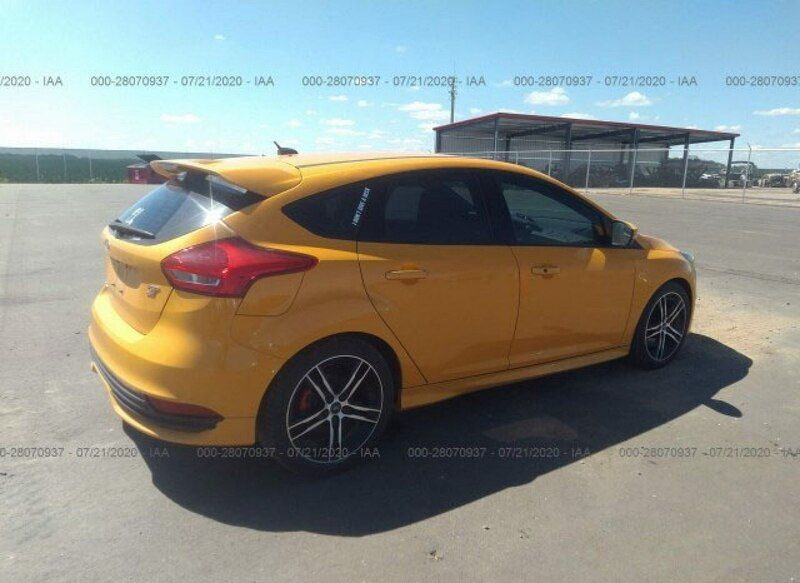 Używany Ford Focus 252 KM (185 kW) 2016 Żółty Hatchback