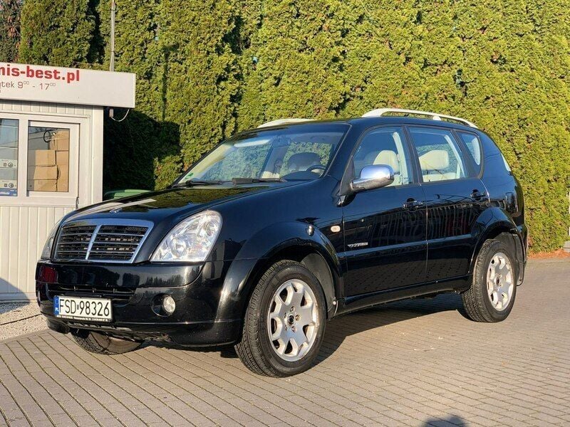 Czarny (metalik) Używany 2007 Ssangyong (KGM) Rexton SUV | 27 000 zł - Obraz 1/4