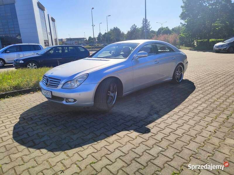 Używany Mercedes CLS350 2006 Srebrny Sedan/Limuzyna