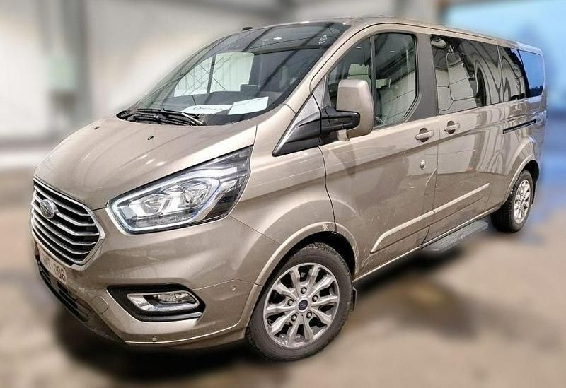 Złoty (metalik) Używany 2023 Ford Tourneo Titanium X Minivan | 158 900 zł - Obraz 1/4