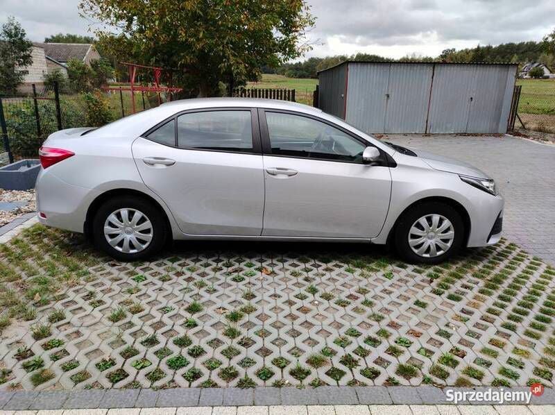 Srebrny Używany 2018 Toyota Corolla Sedan/Limuzyna | 63 900 zł (Dobra cena) - Obraz 1/4