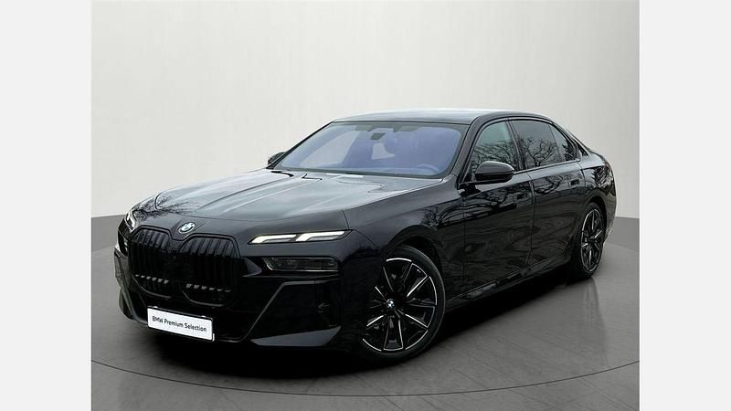 Używany BMW 740 Comfort Edition 299 KM (219 kW) 2023 Czarny szafir metalizowany Sedan/Limuzyna