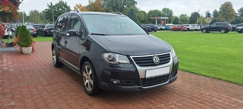 Czarny Używany 2009 VW Touran Minivan | 24 800 zł (Drogi) - Obraz 1/4
