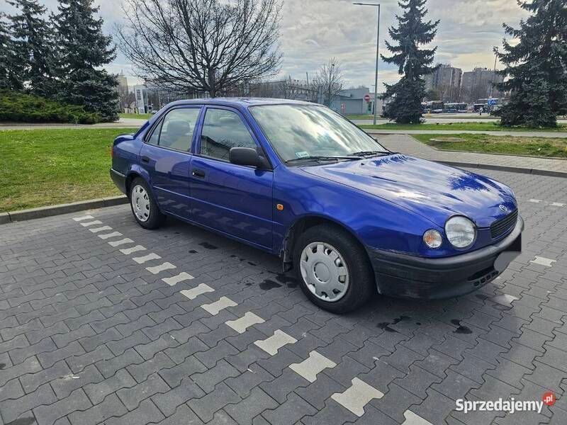 Niebieski Używany 1998 Toyota Corolla Sedan/Limuzyna | 12 490 zł - Obraz 1/4