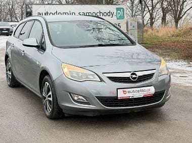 Używany Opel Astra 140 KM (102 kW) 2011 Inny kolor Kombi