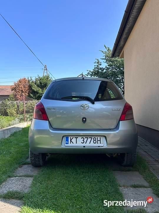 Używany Toyota Yaris 87 KM (63 kW) 2007 Szary Hatchback