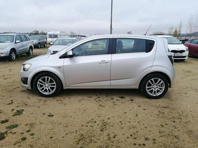 Używany Chevrolet Aveo 115 KM (84 kW) 2012 Srebrny Hatchback