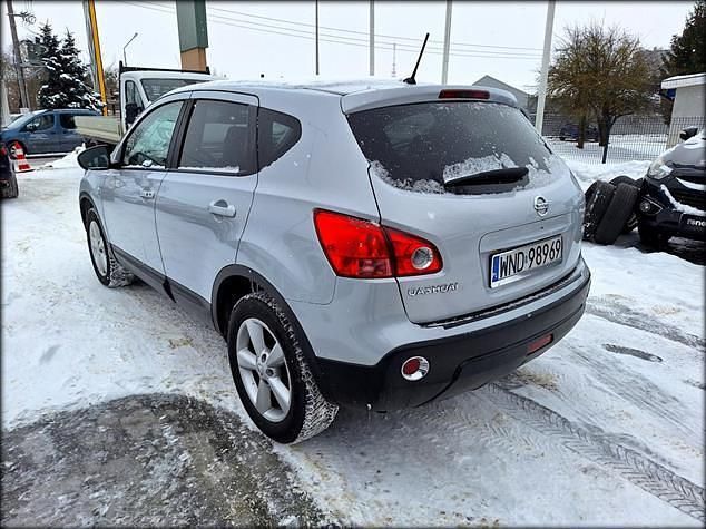 Używany Nissan Qashqai Premium Edition 2010 Srebrny (jasnoszary) SUV