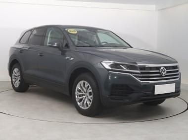 Szary Używany 2020 VW Touareg SUV | 114 999 zł (Super Cena) - Obraz 1/4