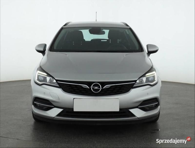 Srebrny Używany 2019 Opel Astra Kombi | 36 999 zł (Uczciwa cena) - Obraz 1/4
