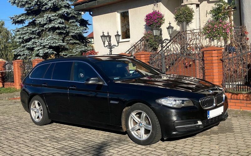 Czarny Używany 2014 BMW 520 Kombi | 65 500 zł (Uczciwa cena) - Obraz 1/4