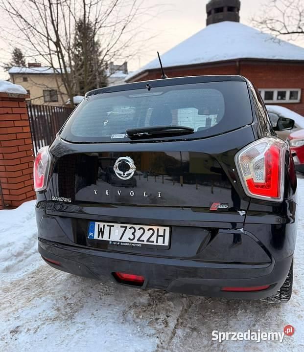 Używany Ssangyong (KGM) Tivoli Quartz 2016 Czarny SUV