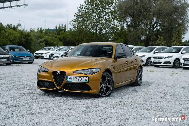 Złoty Używany 2021 Alfa Romeo Giulia Ti Sedan/Limuzyna | 160 000 zł (Drogi) - Obraz 1/4