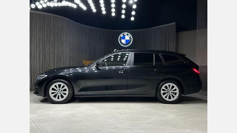 Używany BMW 320 Advantage 190 KM (139 kW) 2020 Black sapphire metallic metalizowany Kombi