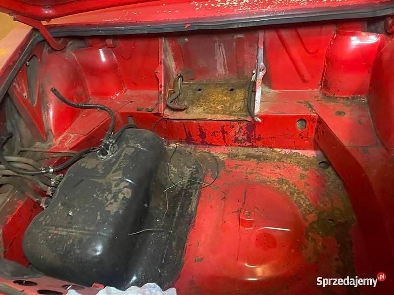 Używany Fiat 124 Spider 1977 Czerwony Kabriolet