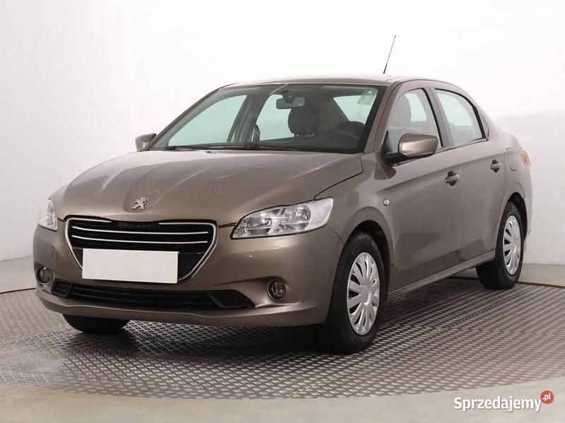 Używany Peugeot 301 72 KM (52 kW) 2014 Szary Sedan/Limuzyna