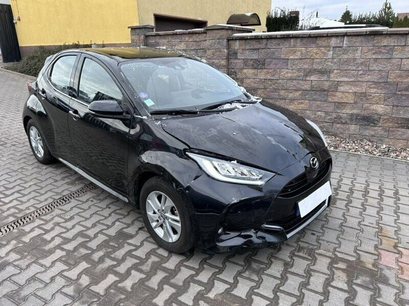 Czarny Używany 2022 Toyota Yaris Hybrid Hatchback | 45 900 zł - Obraz 1/4