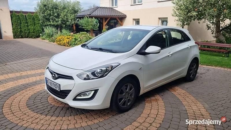 Biały Używany 2012 Hyundai i30 Hatchback | 30 000 zł (Uczciwa cena) - Obraz 1/4