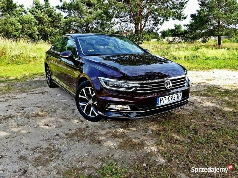 Używany VW Passat R-line 180 KM (132 kW) 2016 Bordowy Sedan/Limuzyna