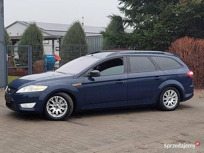 Używany Ford Mondeo 2008 Granatowy Kombi