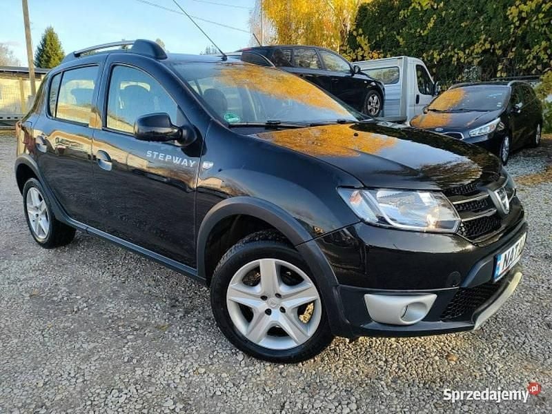 Używany Dacia Sandero Stepway 110 KM (80 kW) 2016 Czarny Hatchback