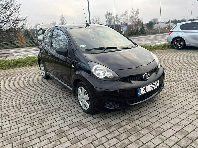 Używany Toyota Aygo 68 KM (50 kW) 2009 Czarny Hatchback