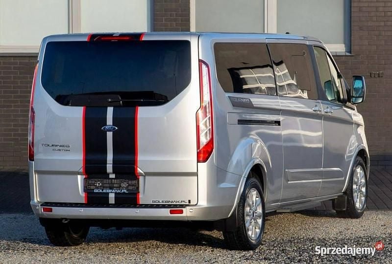 Używany Ford Tourneo Custom Titanium 2022 Srebrny Van