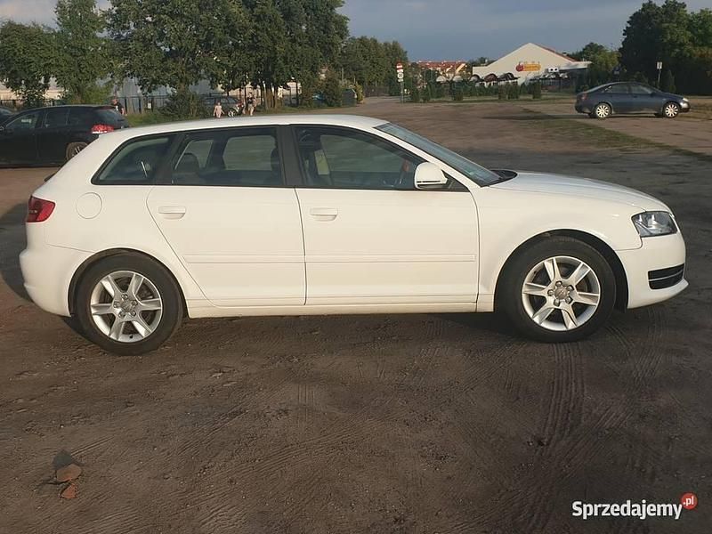 Używany Audi A3 170 KM (125 kW) 2009 Biały Sedan/Limuzyna
