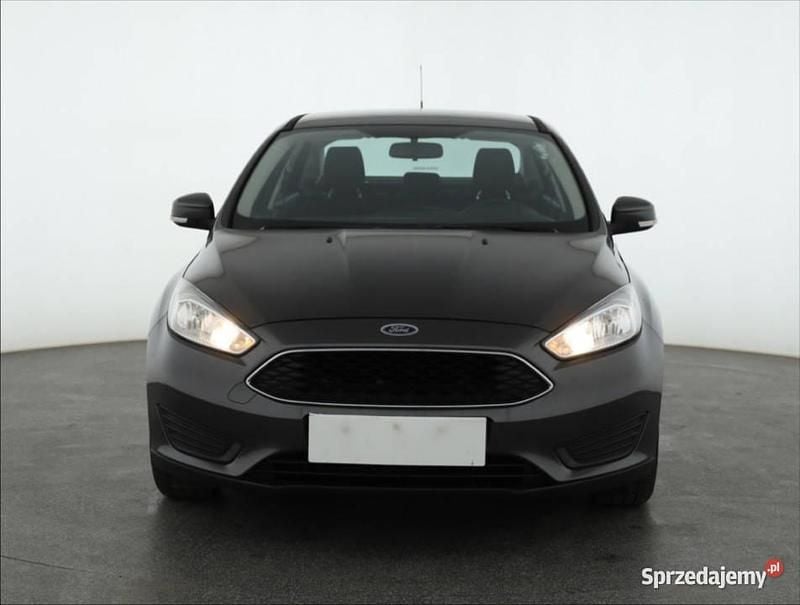 Szary Używany 2017 Ford Focus Sedan/Limuzyna | 33 999 zł (Dobra cena) - Obraz 1/4