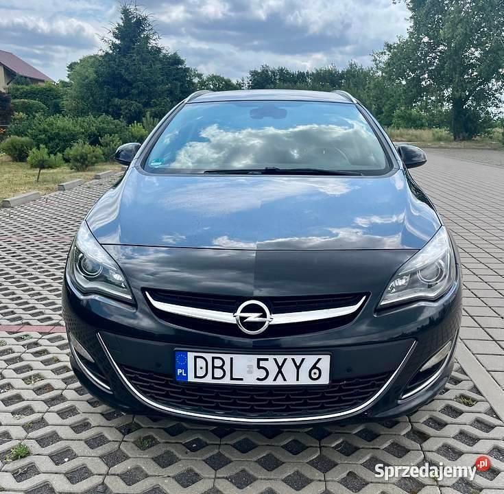 Czarny Używany 2014 Opel Astra Kombi | 22 500 zł (Uczciwa cena) - Obraz 1/4