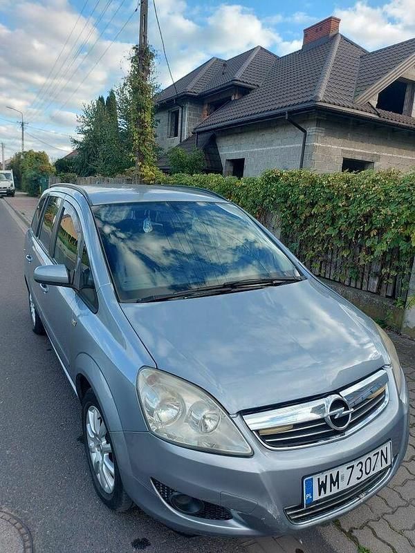 Używany Opel Zafira 2008 Srebrny Minivan