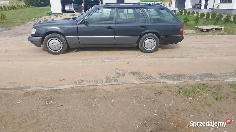 Używany Mercedes E220 1994 Kombi
