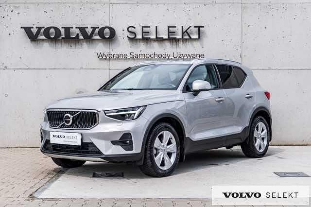 Srebrny Używany 2024 Volvo XC40 SUV | 152 900 zł (Dobra cena) - Obraz 1/4