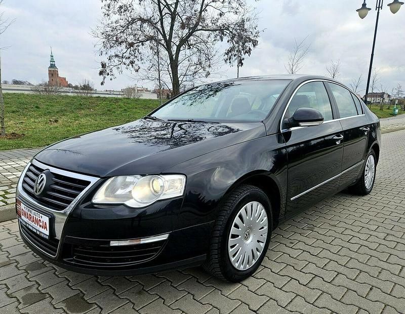 Czarny Używany 2007 VW Passat Sedan/Limuzyna | 17 900 zł (Drogi) - Obraz 1/4