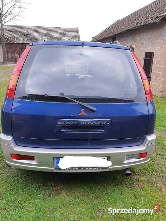 Używany Mitsubishi Space Runner 2000 Minivan