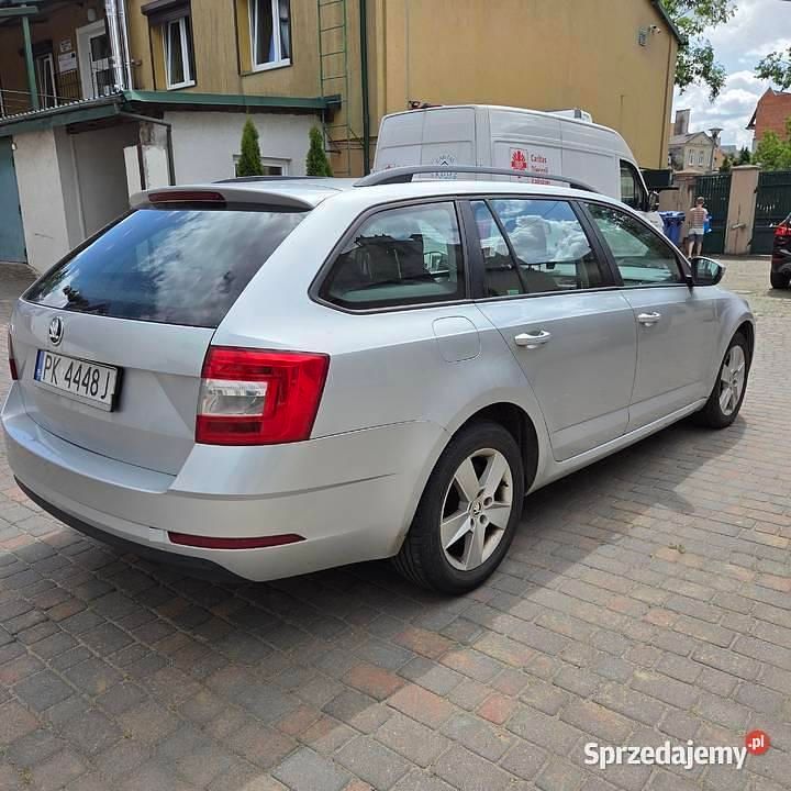 Srebrny Używany 2015 Skoda Octavia Kombi | 19 900 zł (Dość drogi) - Obraz 1/3