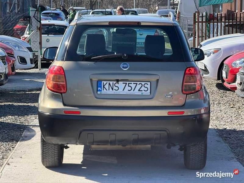 Używany Fiat Sedici 107 KM (78 kW) 2007 Złoty SUV