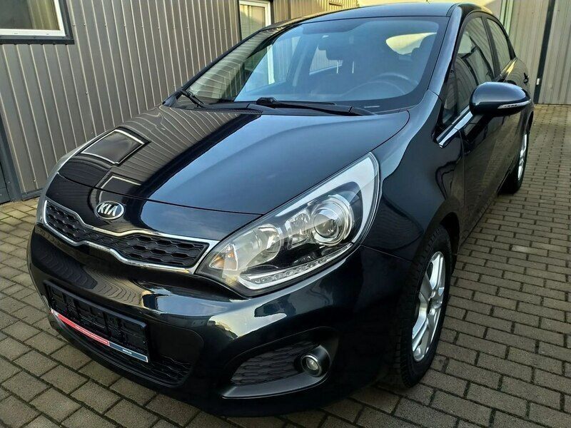 Czarny Używany 2013 Kia Rio 2 Hatchback | 28 900 zł (Uczciwa cena) - Obraz 1/4