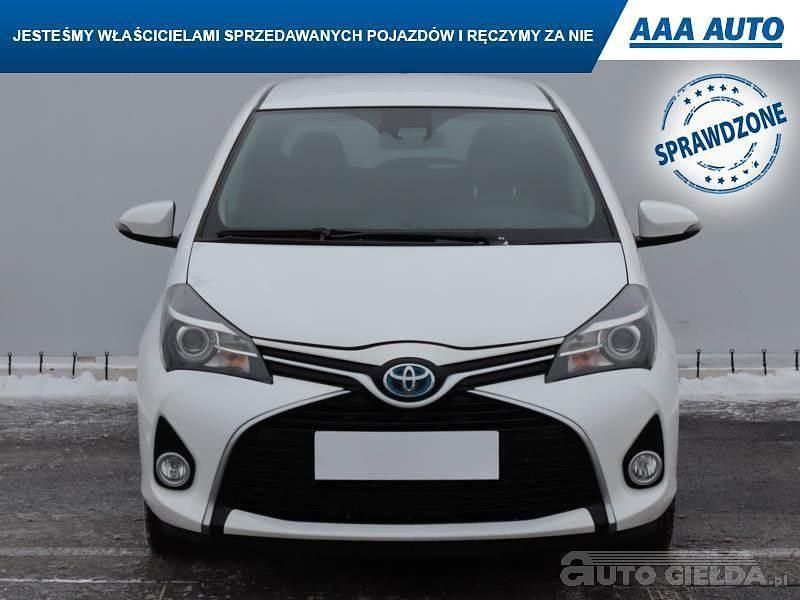 Używany Toyota Yaris 101 KM (74 kW) 2016 Biały