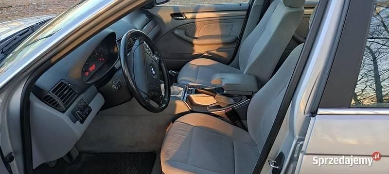 Używany BMW 320 1998 Srebrny Sedan/Limuzyna
